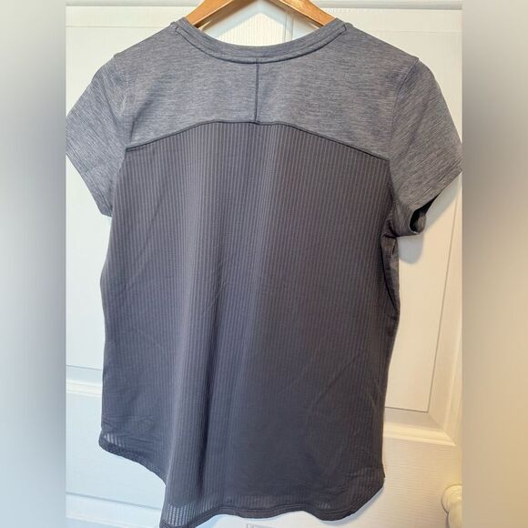 Under Armour Gray Fitted Short Sleeve T-Shirt - Picture 6 of 7